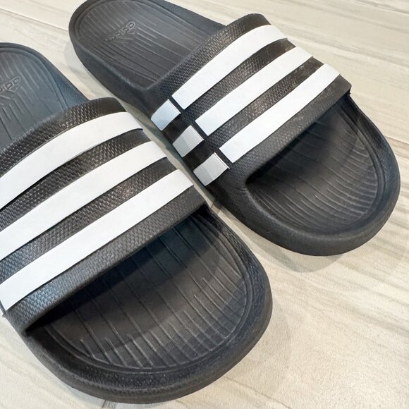 Adidas 3 Stripes Athletic Workout Slides Mens Slip On Sandals Logo Shoes Gym 9 - Picture 2 of 7